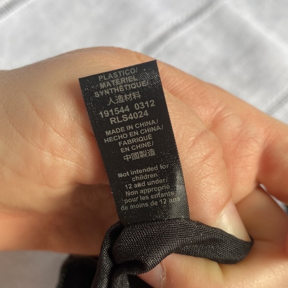 Relic small black crossbody bag with multiple pockets. - Picture 17 of 17